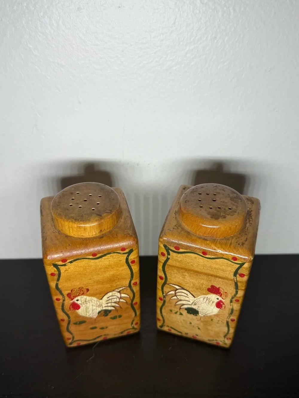 Vintage 1950s Wooden Hand Painted Rooster Salt & Pepper Shakers Woodpecker Wood